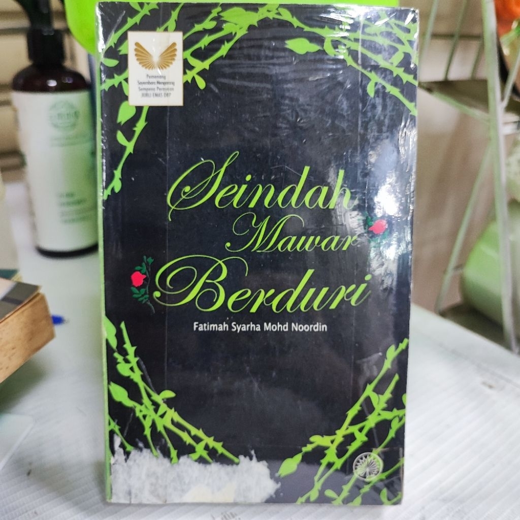 SEINDAH MAWAR BERDURI