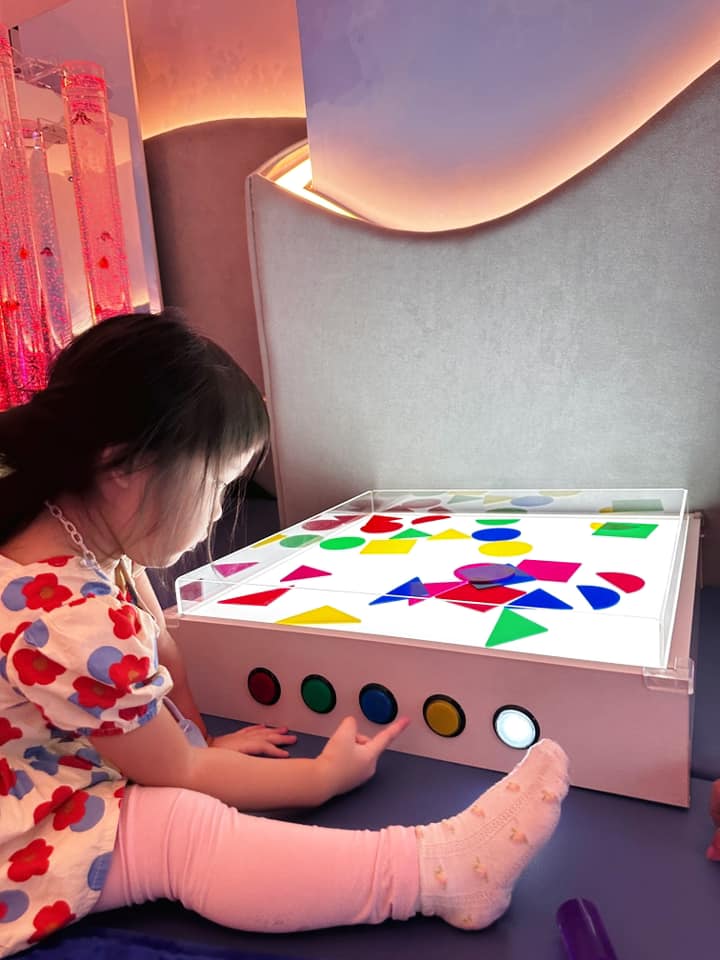 LED Light Table With Sand Tray And Accessories | NOZIG Sensory Calming ...
