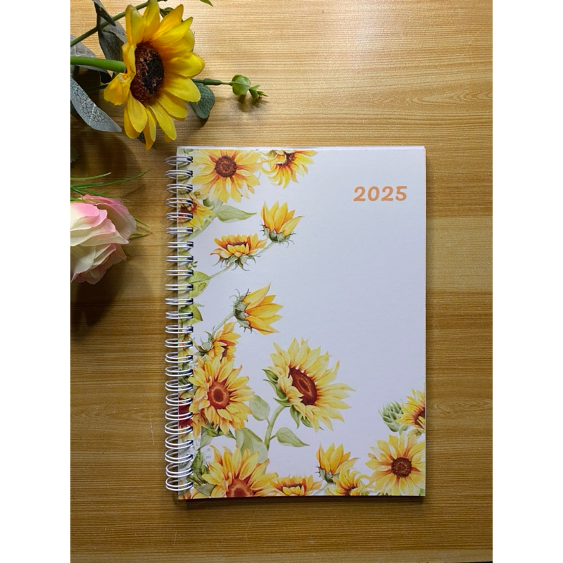 2025 Yearly Planner With FREE Daily Planner Notepad | Choose our Designs or Create Your Own Cover