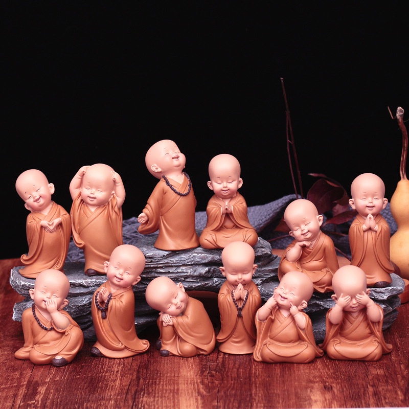 Mini Hui Neng monk doll Q Meng monk handicraft monk doll steam decorative dolls Boca tea table decorative pieces Chinese style decorative items 迷你慧能小和尚公仔 Q萌和尚手办 僧人娃娃 汽载装饰娃娃 博古架茶台桌面装饰摆件 中国风装饰品