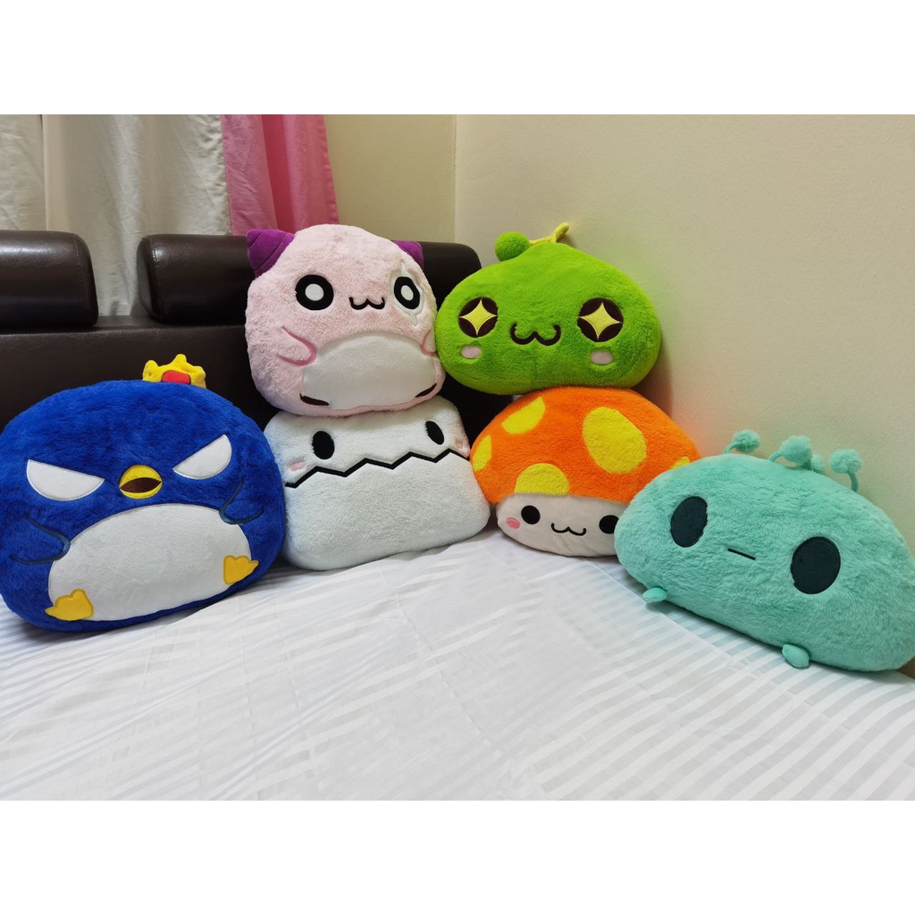 MAPLESTORY CAFE IN Jeju Stone Spirits Snow Globe, Exclusive Rare £63.42 - UK