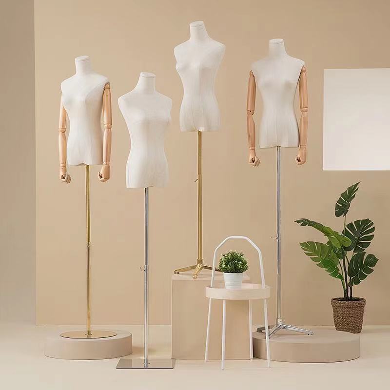 Female models, clothing display rack, prop clothing store half a body