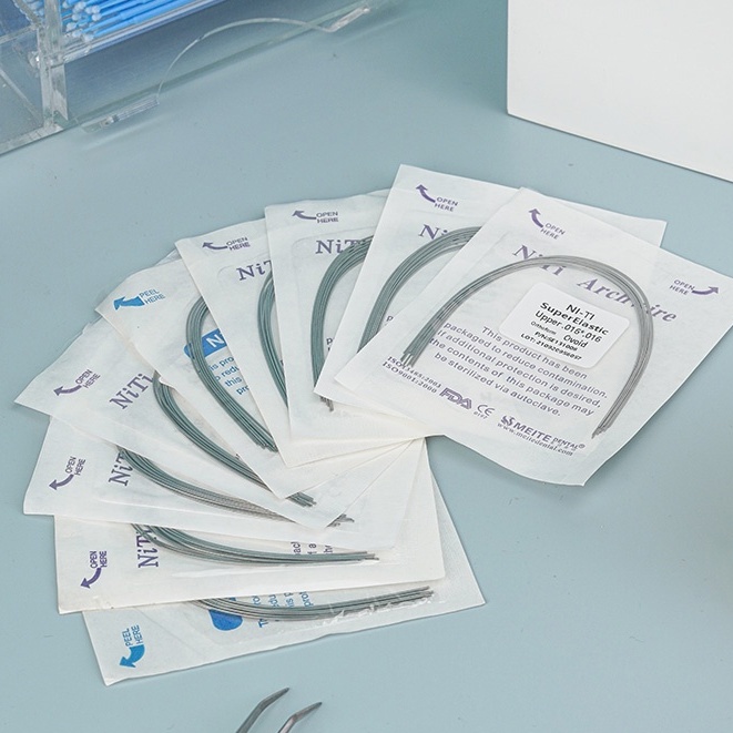 Kit De 40 Fils D'arc Orthodontiques Ovales .016 X .022 Pour Arcade Supérieure - Marque CREATIV