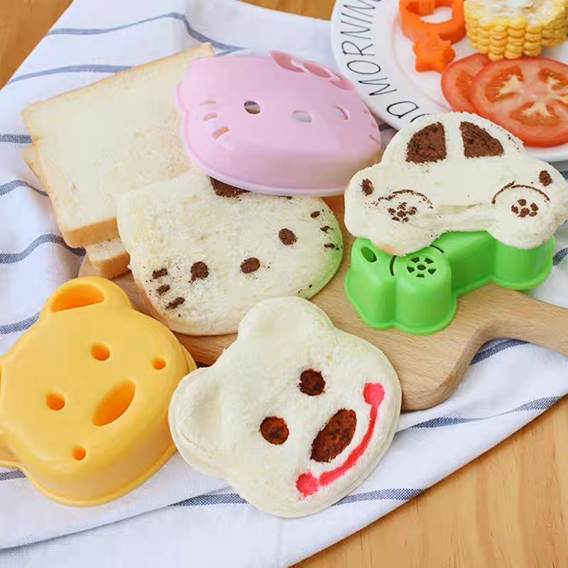 Ready Stock Assorted Cartoon Bread Cutter for sandwiches Kartun Acuan Pemotong Roti Anak Bawa Bekal Ke Sekolah