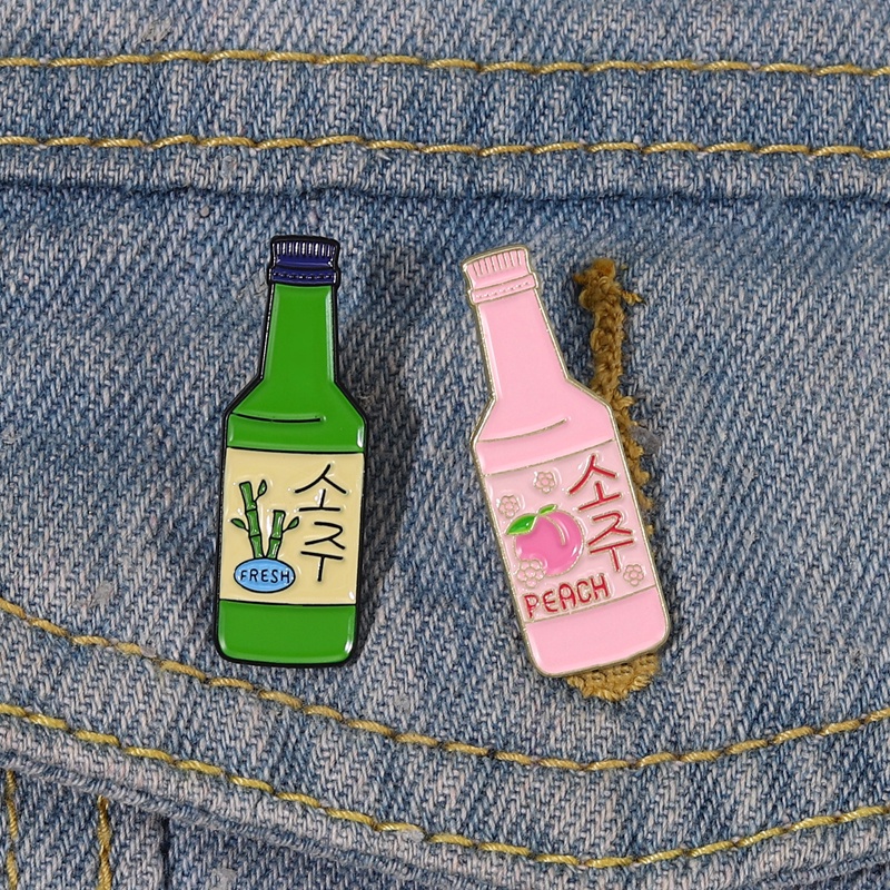 2 Styles South Korean Shaojiu Lapel Brooch Wine Bottle Souvenir Enamel Pin Design Sense Backpack Badge Clothing Accessories Jewelry Collection Gift for Friends