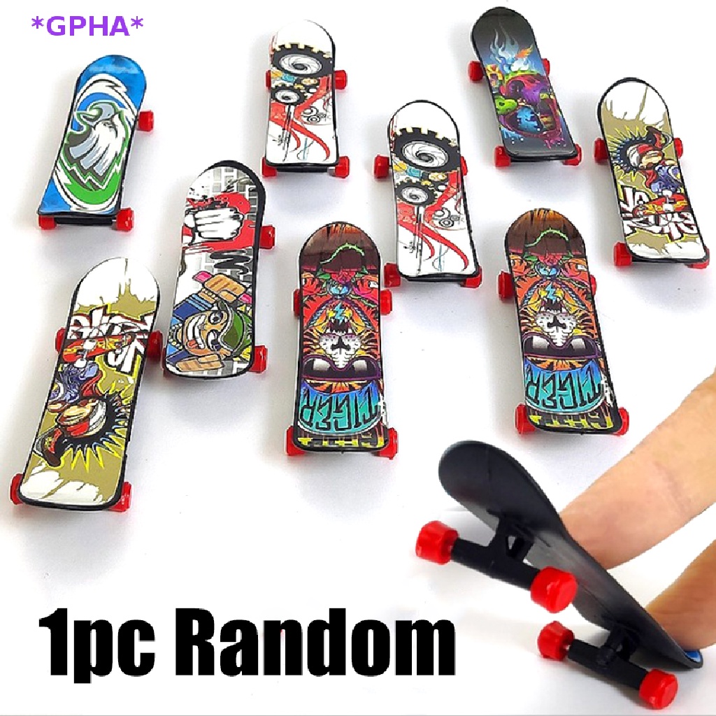 GPHA> 1x Mini Finger Skateboard Plastic Finger Skate Scooter Boys Mini