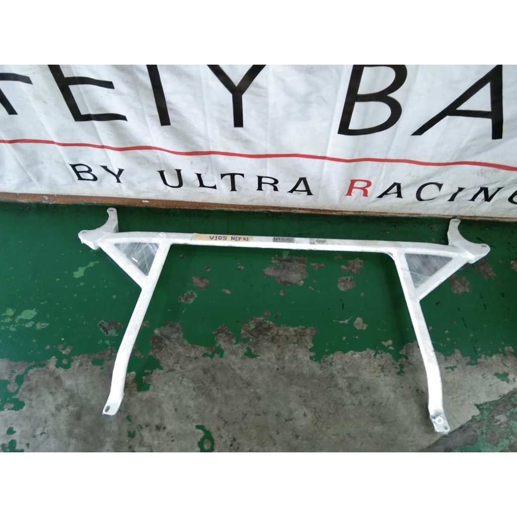 SAFETY BAR ULTRA RACING FRONT BAR (4 POINTS) TOYOTA VIOS 20032009