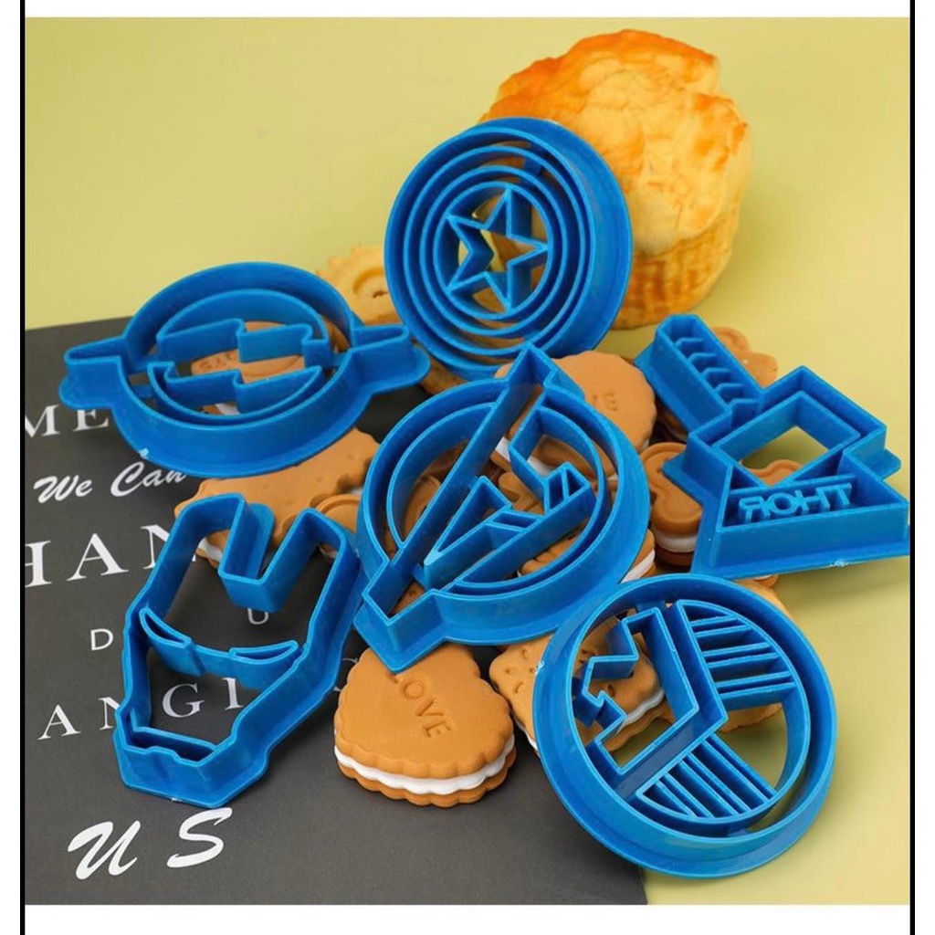 Ready Stock 6pcs/set Avengers Creative Cookies Cutter Bread Stamp Cutter Sandwich Bento Embossing Mould