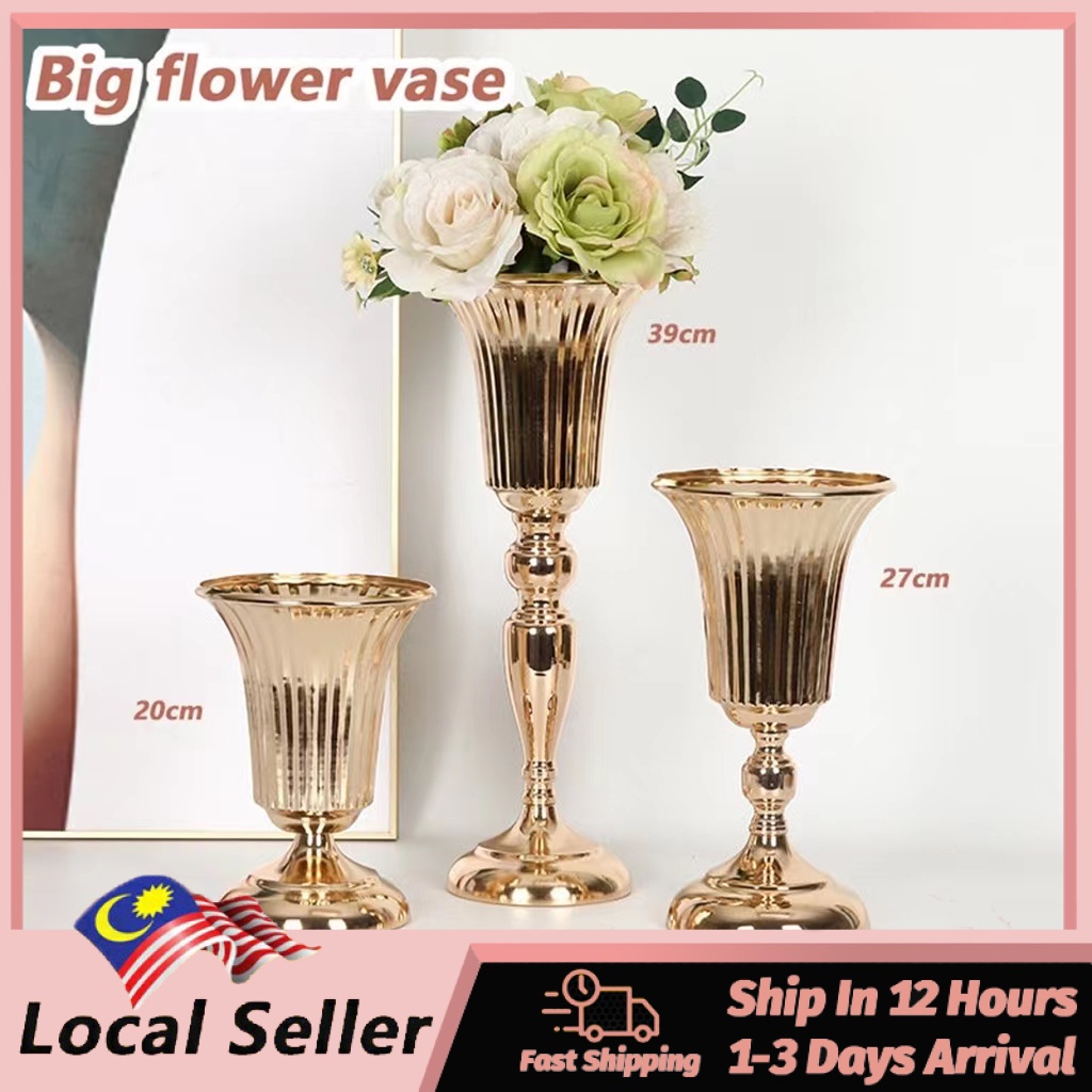 Golden Flowers Vase Wedding Ceremony Decoration Wedding Flower Vase Metal Candlestick Candle Holders Iron Home Decor Wedding Decoration Candleholders Luxury Wedding Flower Vase Metal Candlestick Candle Holders Iron Golden Flowers Vase婚慶用品金色花瓶結婚花瓶