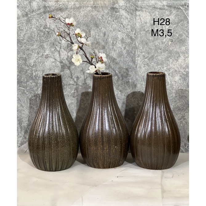 Teardrop shaped rustic enamel flower vase. Bat Trang Ceramics