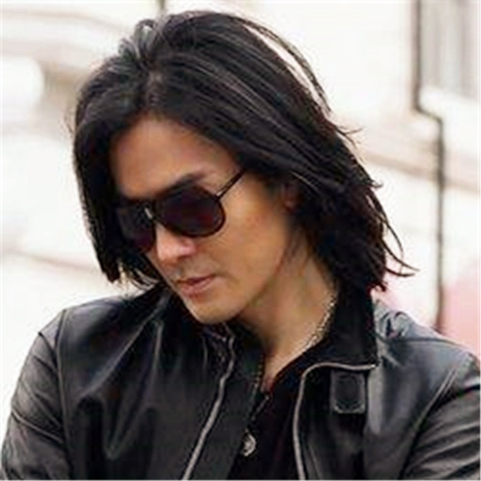 Mempersembahkan rambut palsu lelaki muda dan budak berbahaya Ekin Cheng dengan prop pentas mesyuarat tahunan gaya yang s