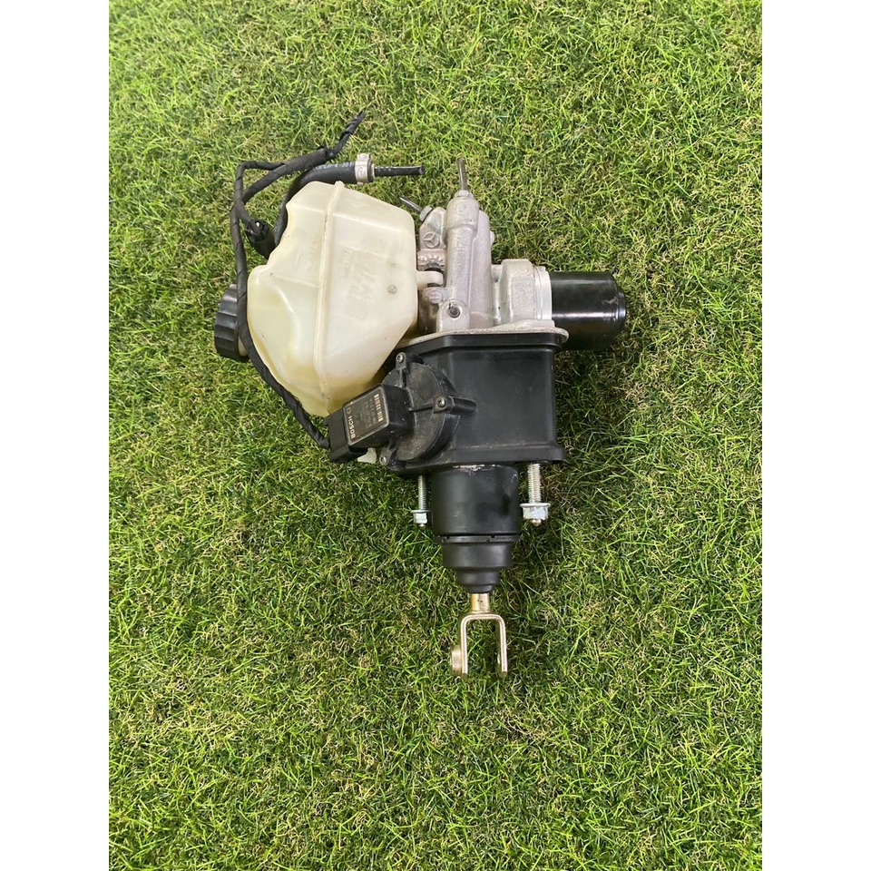 MercedesBenz W211 Brake Master Cylinder Shopee Malaysia