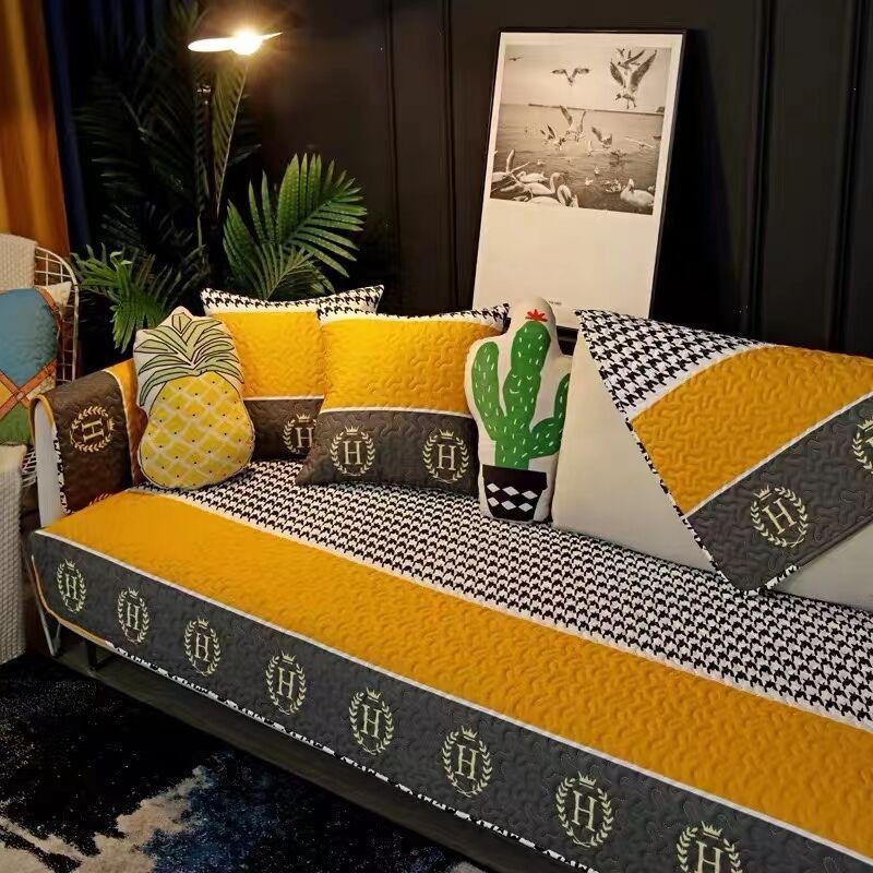 [READY STOCK] Sofa cover anti-slip cute cartoon cotton soft Lapik Sofa 棉质布艺沙发垫
