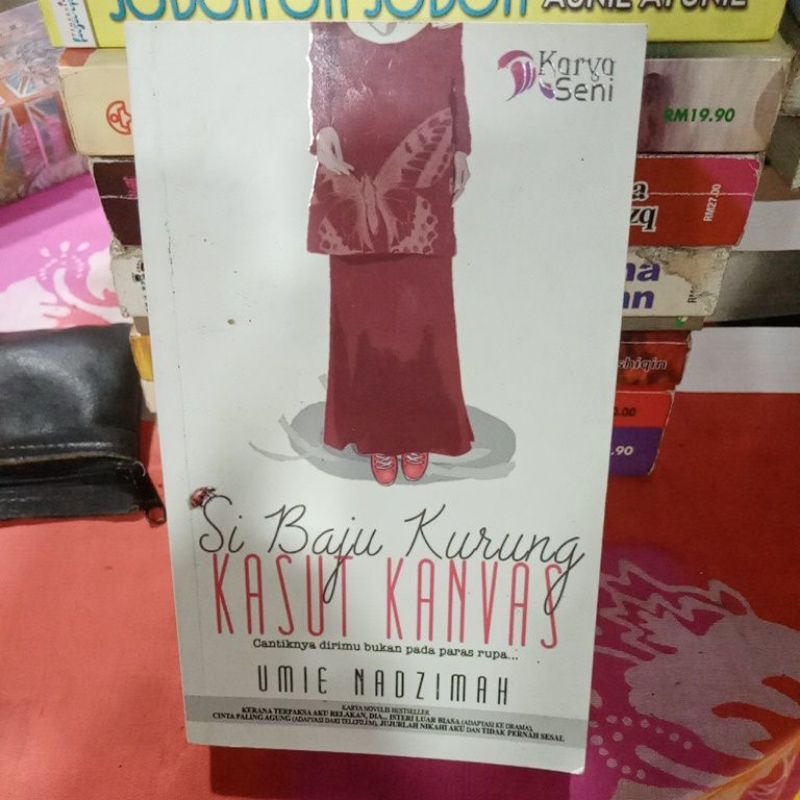 novel "sibaju kurung kasut kanvas" pengarang umie nadzimah