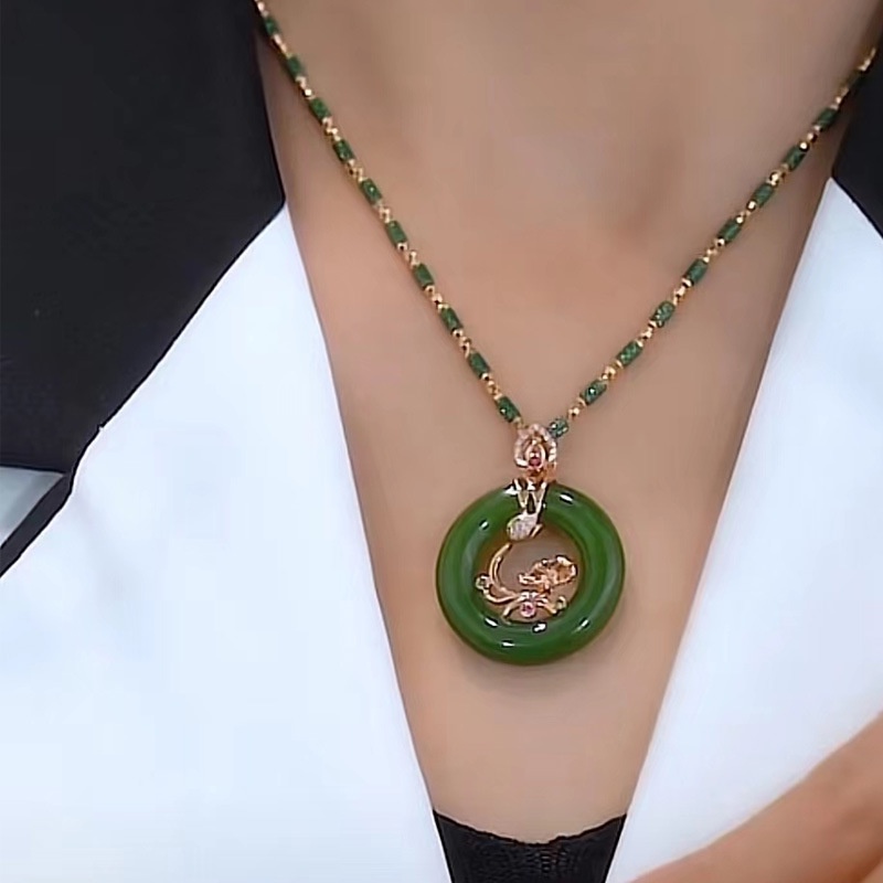 New Vintage Bamboo Necklace Light Luxury Imitation Jade Pendant Ancient Method Sun Totem Flower Clavicle Chain