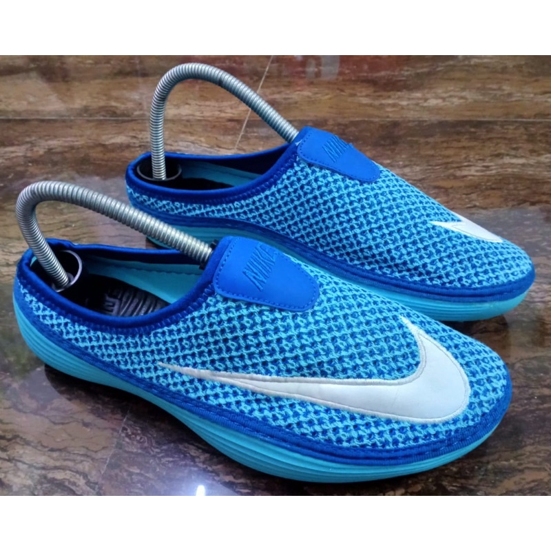 nike slip on flyknit