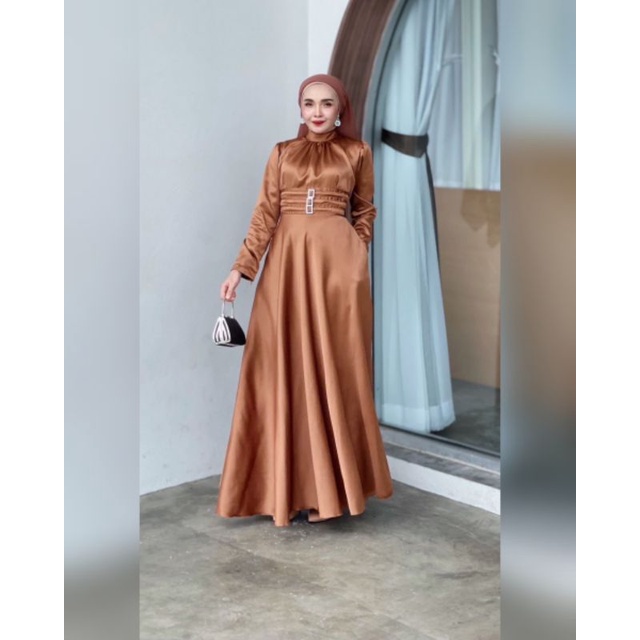 Eileen Dress Satin Matte Maxi Dinner Baju Raya Glamour