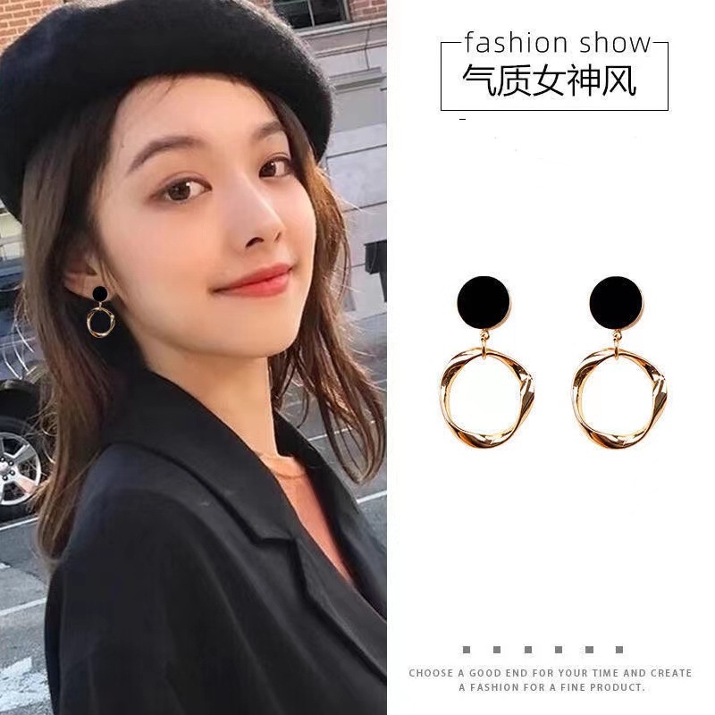 Korean Circle Earrings Female Temperament High-End Silver Needle ins Style Black 2022 New Trendy Design Sense