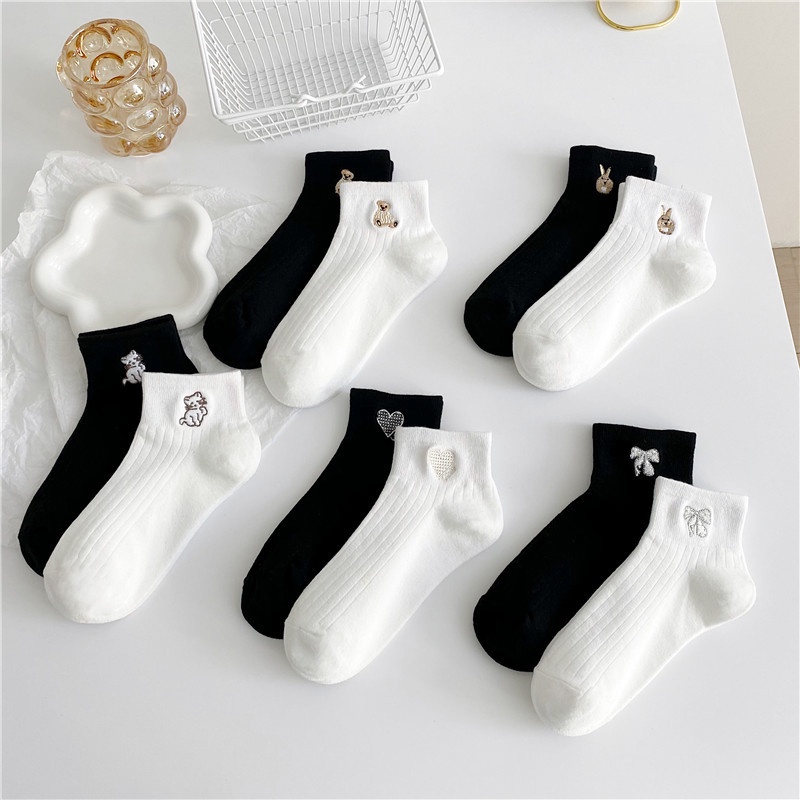 Women's Fancy Funny Cat Patterned Embroidery Socks Casual Cute Combed Cotton Ankle Socks