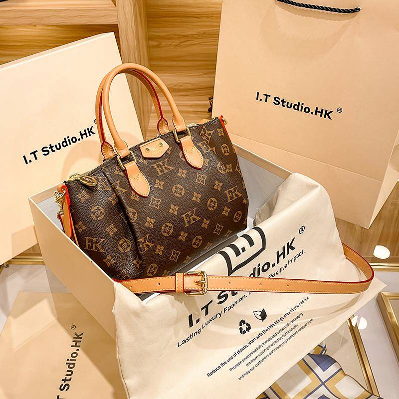 High quality bag Hong Kong Fashion Mom Handbag Large Capacity Shoulder Bag Messenger Bag Spring