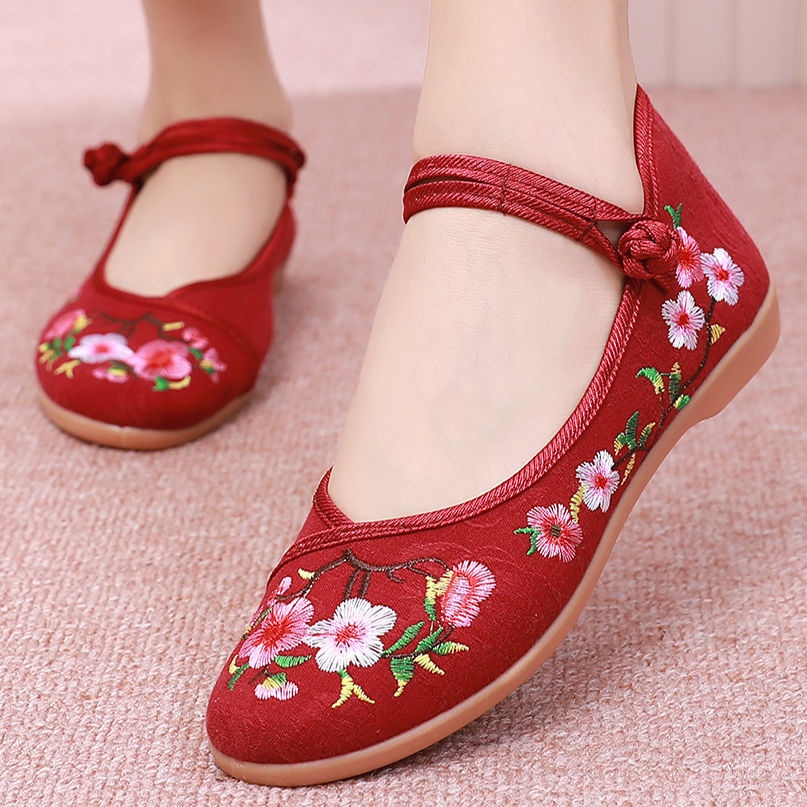 Old Beijing Cloth Shoes Women Ethnic Style Embroidered Hanfu Square Dance Soft-Soled Mother Red Chinese Wedding