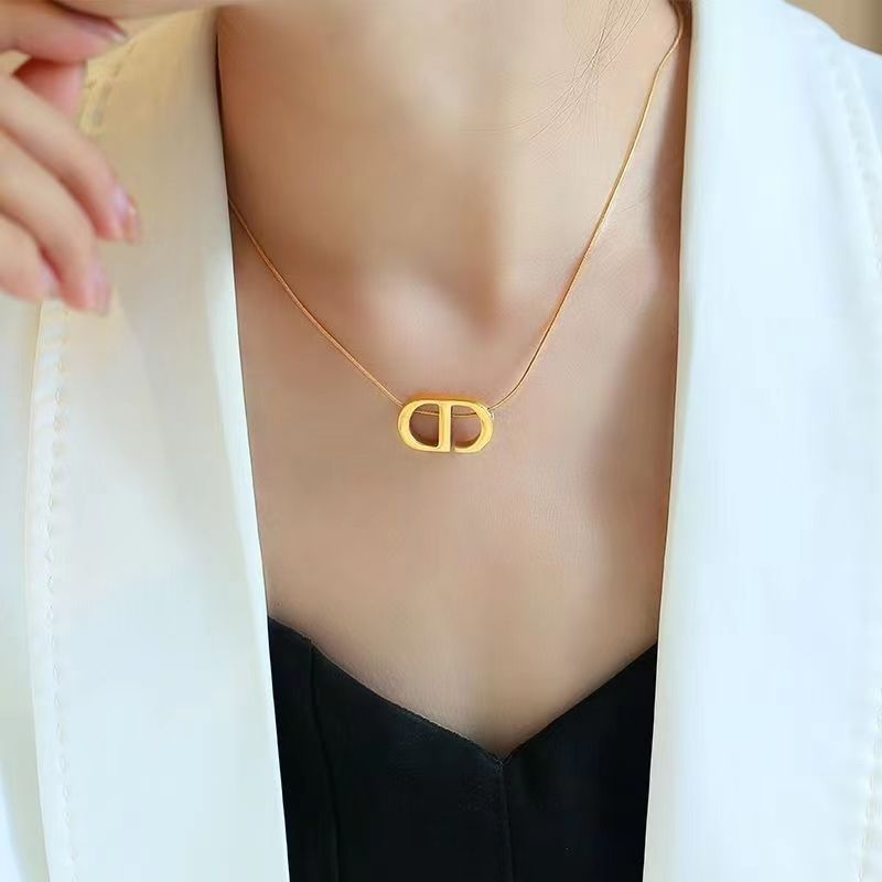 Sweet Cool Style Fashion CD Letter Stainless Steel Pendant Necklace Titanium Plated 18K Gold Unique Snake Bone Chain Clavicle