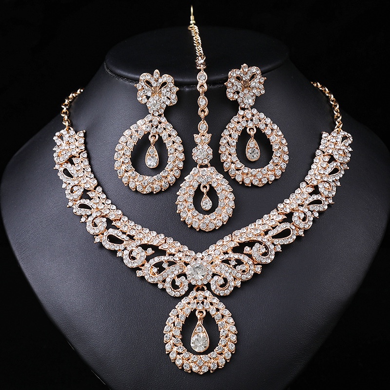 Exaggerated Retro Necklace Set in Europe and America Luxury Crystal Banquet Dress with Collar Chain Three Piece Set