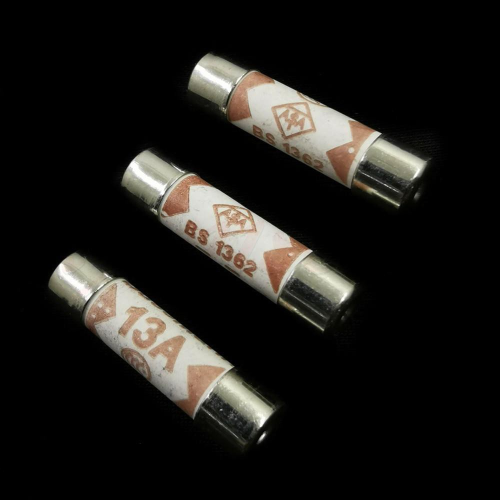 Reliable Quality 20pcs/lot BS1362 6x25 Filling sand Riot Ceramic fuse 6*25mm 250V 1A 2A 3A 5A 10A 13A 15A 20A Versatile - Image 4