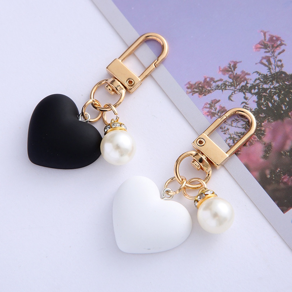 Keyring Bag Ornaments Key Ring Imitation Pearls Black White Heart Keychain Headphone Case Decoration Hanging Pendants