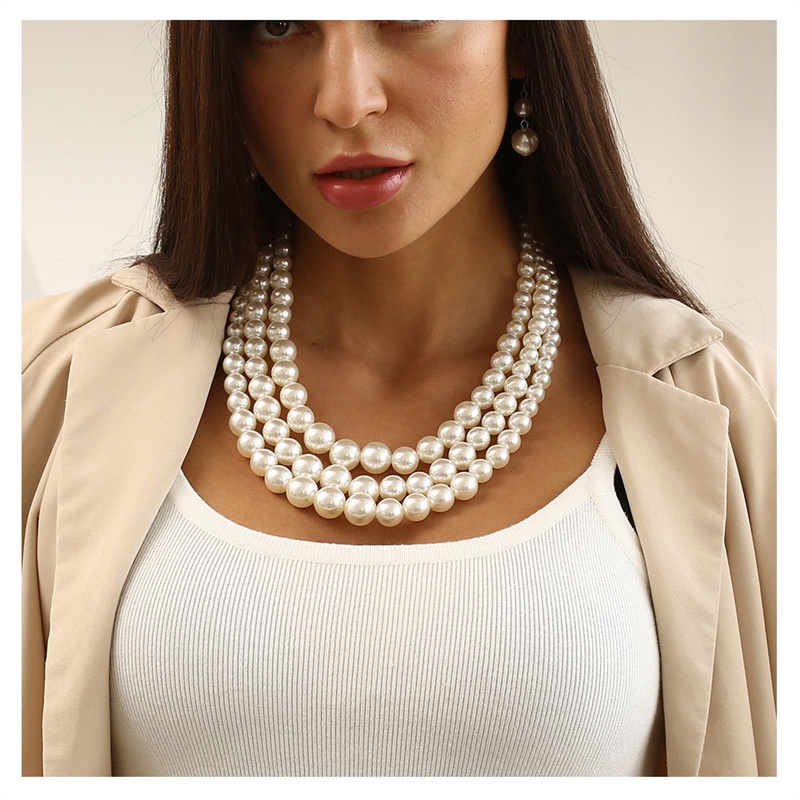 Cross border pearls in Europe and America, fashionable and exaggerated women's pearl necklace with multiple layers of collarbone