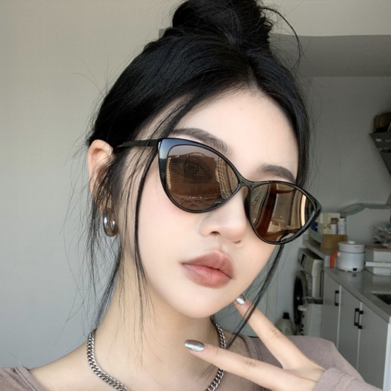 (HENGHA) Retro Fashion Spicy Girl Cat Eye Sunglasses for Women Korean Fashion Simple Black Brown Sun Shade Sunglasses