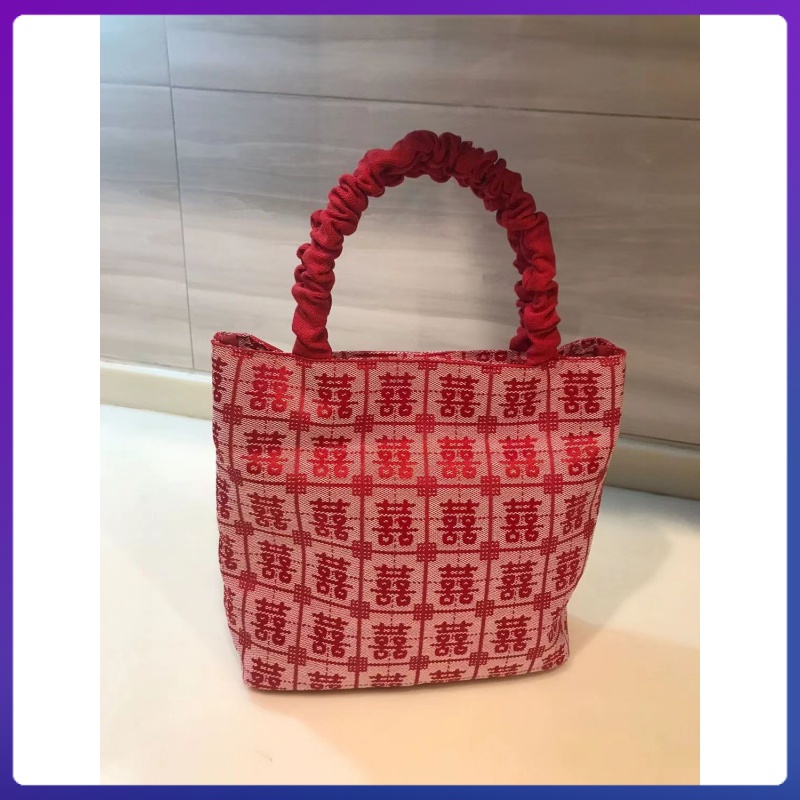 【 Spot Hot Sale 】 Hand Accompanying Gift Joy Bridal Bag Red Wedding Bag Handheld Tote Bag Bridesmaid Hand Accompanying Gift New Chinese Style Chinese Style【现货 热卖】伴手礼囍字新娘包 红色婚包 手提托特包 伴娘伴手礼 新中式国风bridal handbag