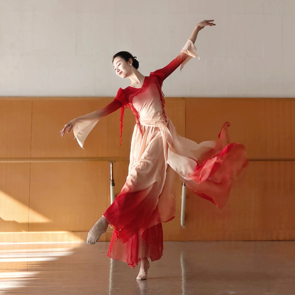Classical dance clothes, gauze attire - flowing design for Chinese dance performances