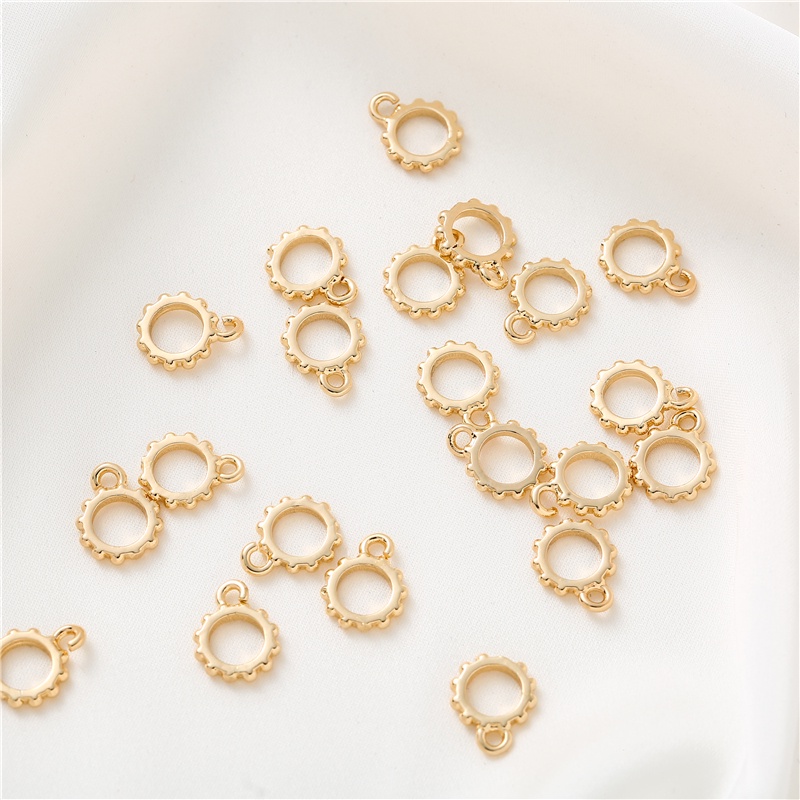 [10 Pcs] 1 4K Light Gold Copper Gold-Plated Color-Preserving Gear Edge Round Small Pendant Couple Pendant Handmade DIY Bracelet Necklace Jewelry Accessories DIY Jewelry Handmade Jewelry Wear Matching Jewelry Girl Jewelry Original Jewelry Bracelet Bracelet