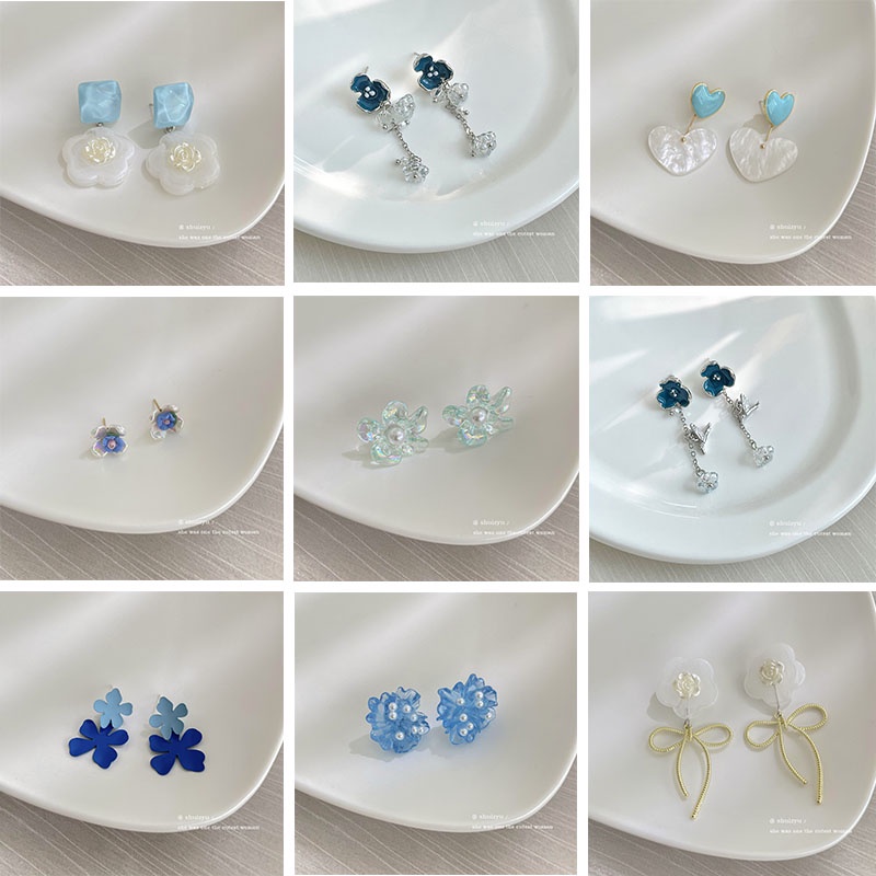 Blue Flower Earrings New Explosion Earrings Niche Design Sense Small Earrings High Temperament Earrings.