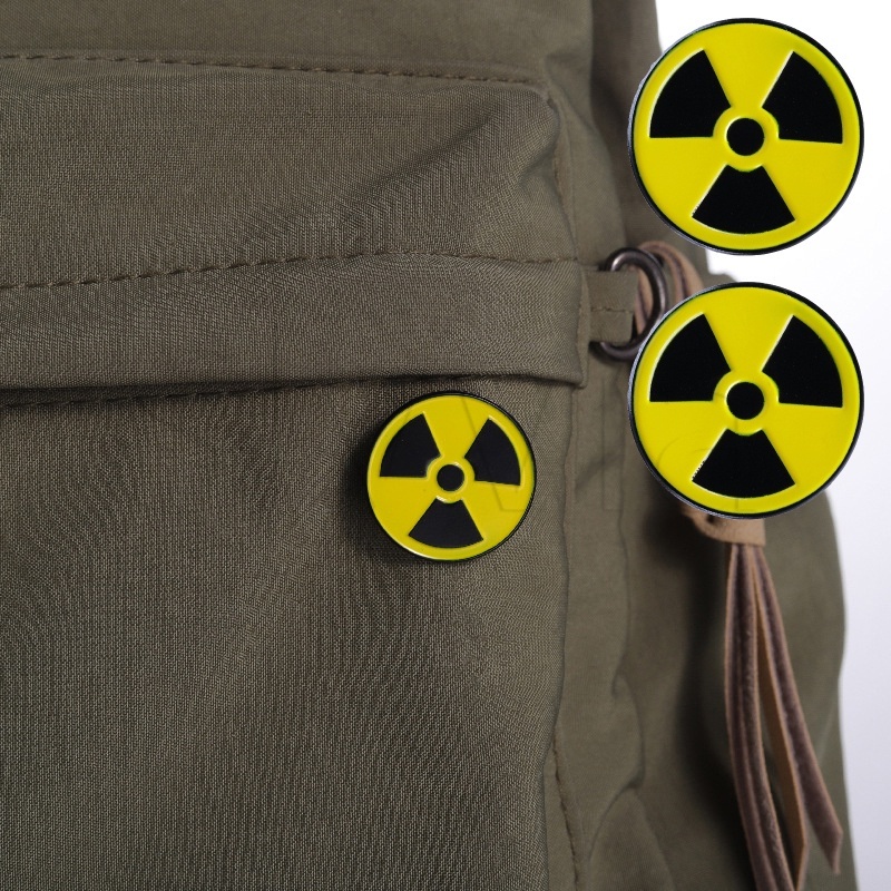 Jewelry Gifts Radioactive Nuclear Radiation Hazard Brooches Creative Punk Yellow Warning Sign Metal Enamel Pin for Women Men Gothic Fashion Lapel Backpack Badges Accessories