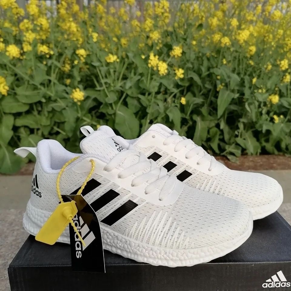 Super Light Comfortable Breathable Casual Running Shoe Boost Yezzy Men Women Sport Shoes Women Kasut Perempuan