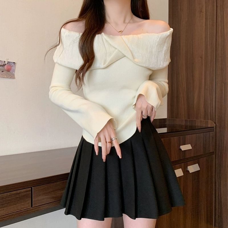 Mini shop (A611) Long-Sleeved Knitted Shirt Off-Shoulder A Little Front Roll With Beautiful Shape. -C