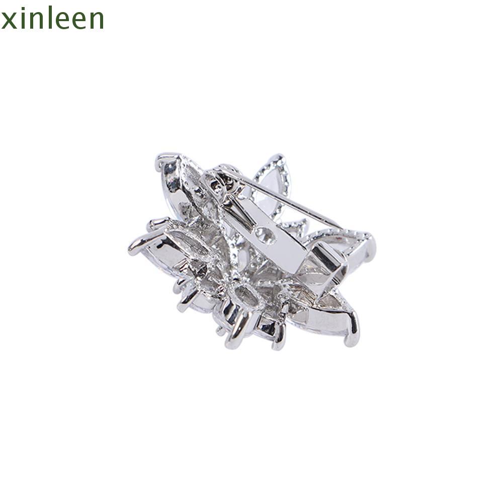 XINLEEN Brooch Pins New Sweater Women Christmas Snowflake Lady Women Jewelry