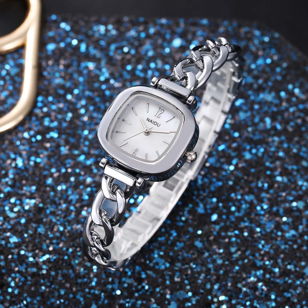 Elegant Women's Timepiece - Enhance Your Style with this Sophisticated Watch!