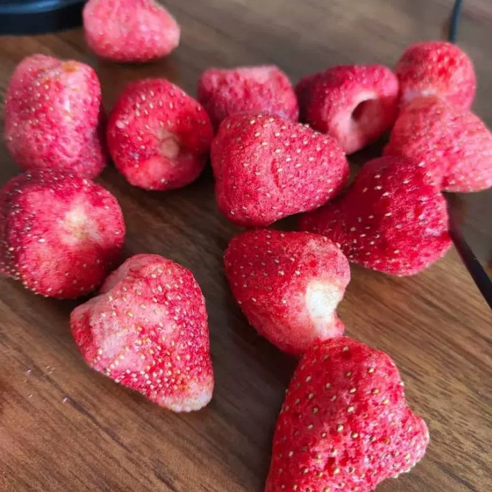 Versatile Must ELIF DRIED FRUITS Freeze Whole Strawberry Diced Crisp Kering Utuh Krisp v1 - Image 4