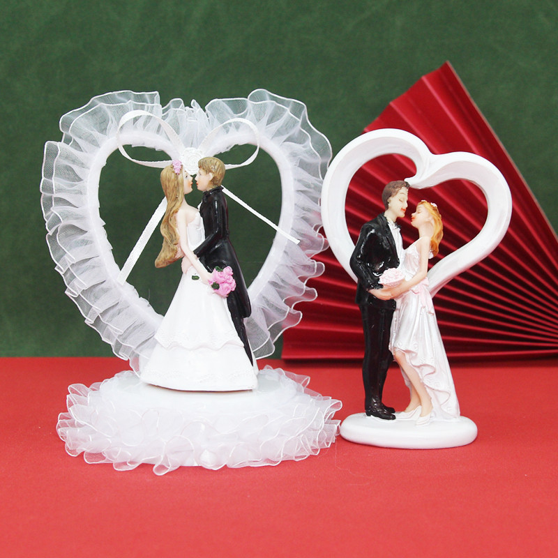 Wedding Anniversary Couple Bride Groom Wife Husband Figurines Car Accessories Valentine's Day Cake Ornaments Home Decoration Resin Crafts Gift