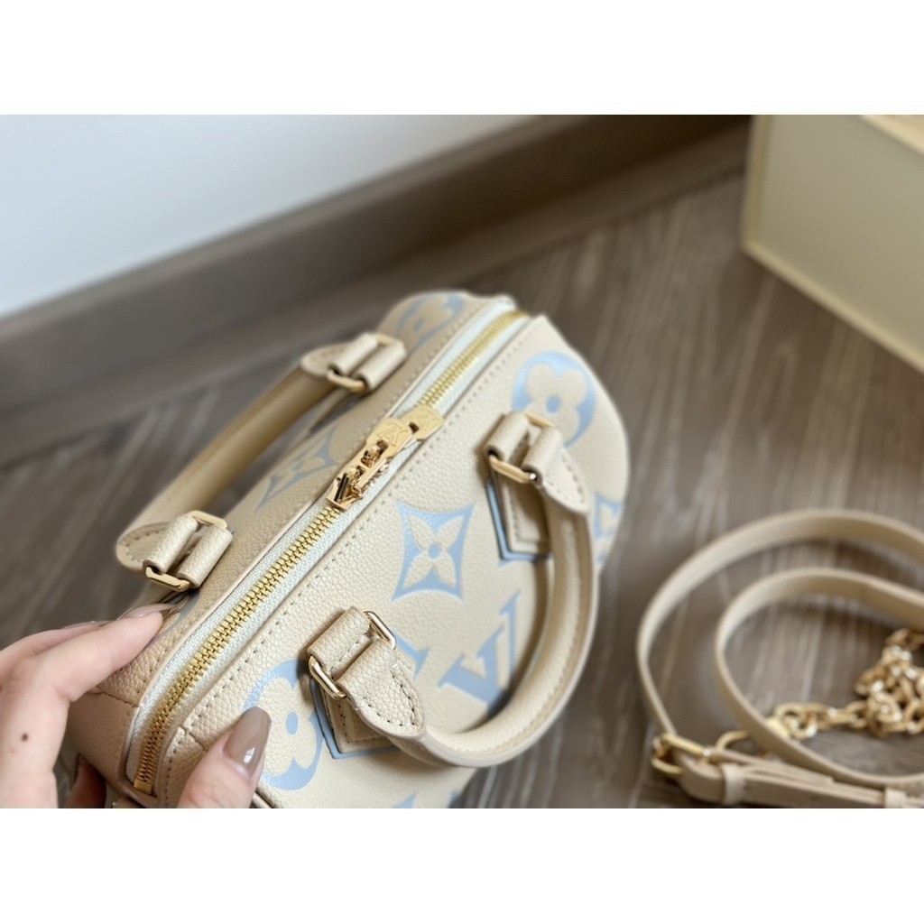 H I G Q U A L T Y * v b e g New Matching Box 
 S i z: 2 0 1 4 c m Home 3 S d y Feel Ice Blue Happy Carrying Small Bag n a o