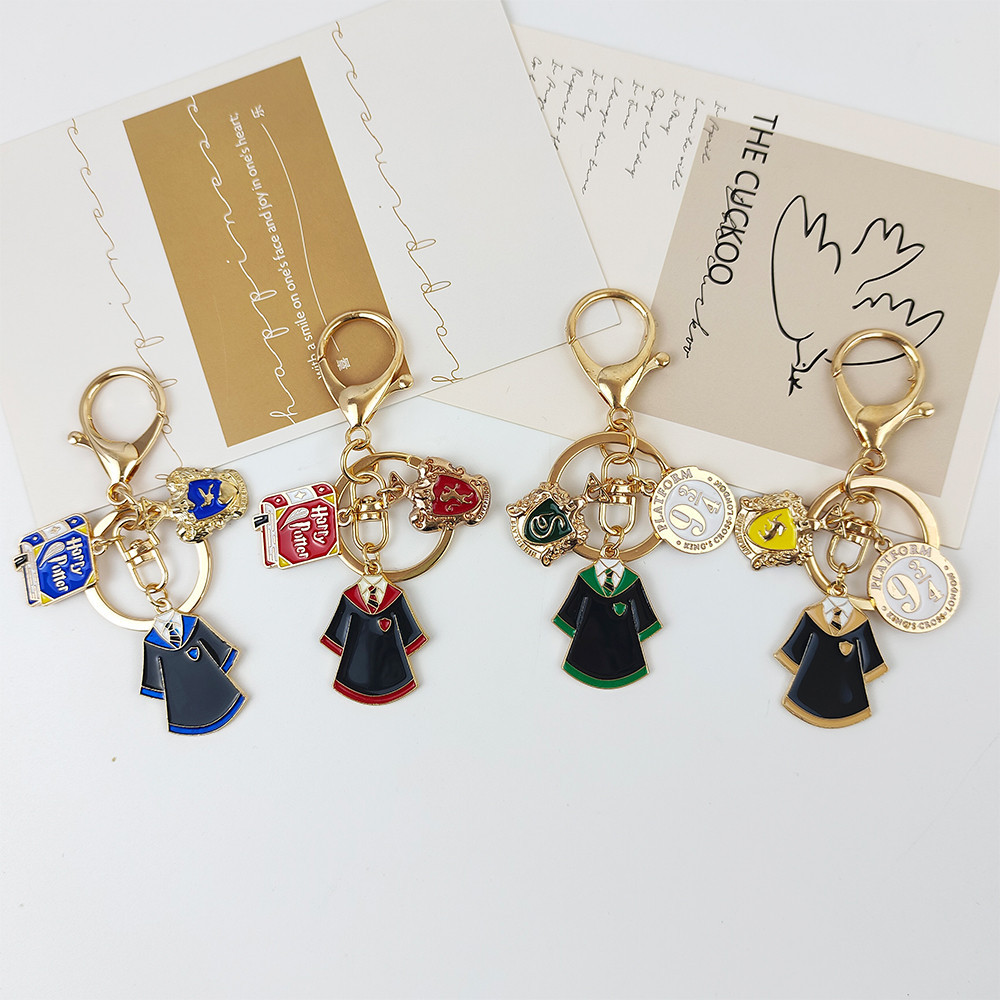 Cute Harry Magic Keychain Gryffindor Hogwarts House Logo Badge Pendants Key Ring Movie Book Fans Gifts Bag Ornament