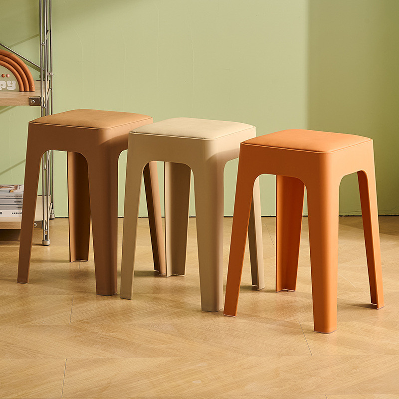 Plastic Chair Nordic Chair Leather Cushion Plastic Stool PP Material Dining Chair Cafe Chair Kerusi Meja Makan 塑料椅子