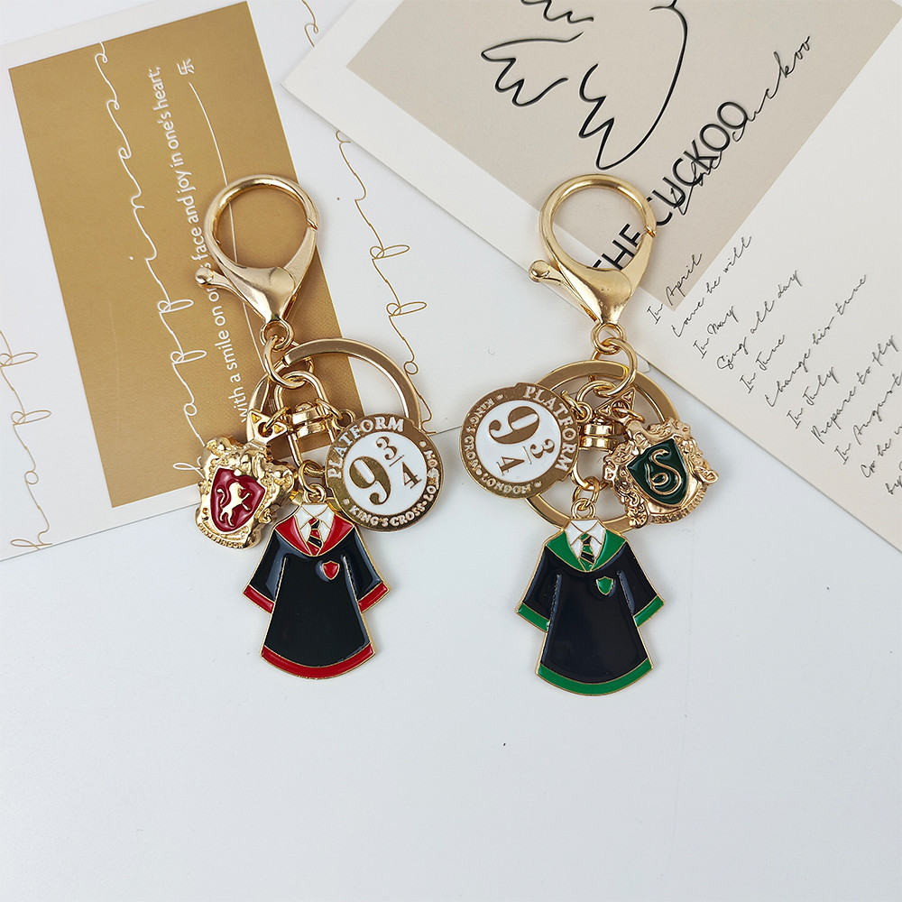 Kawaii Harries School of Magic Gryffindor Hogwarts Key Chain College Logo Badge Key Ring School Bag Pendants Graduation Gifts