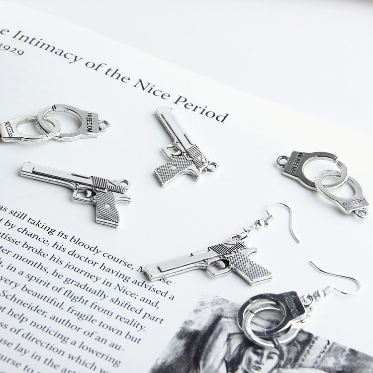 Factory Direct Supply diy Jewelry Accessories Korean Simple Unique Gun Handcuffs Earrings Earrings Earrings Material Accessories DPSL