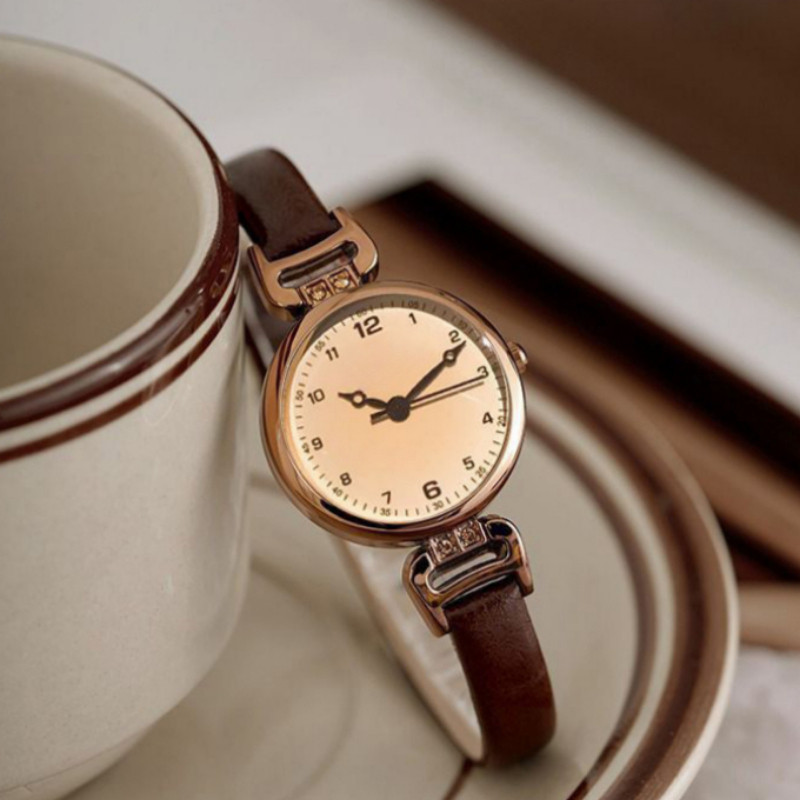Kegllect Ladies Classic Pointer Quartz Watch Women Vintage Small Dial Watches PU Leather Strap Wristwatch for Girls Jam Tangan Perempuan