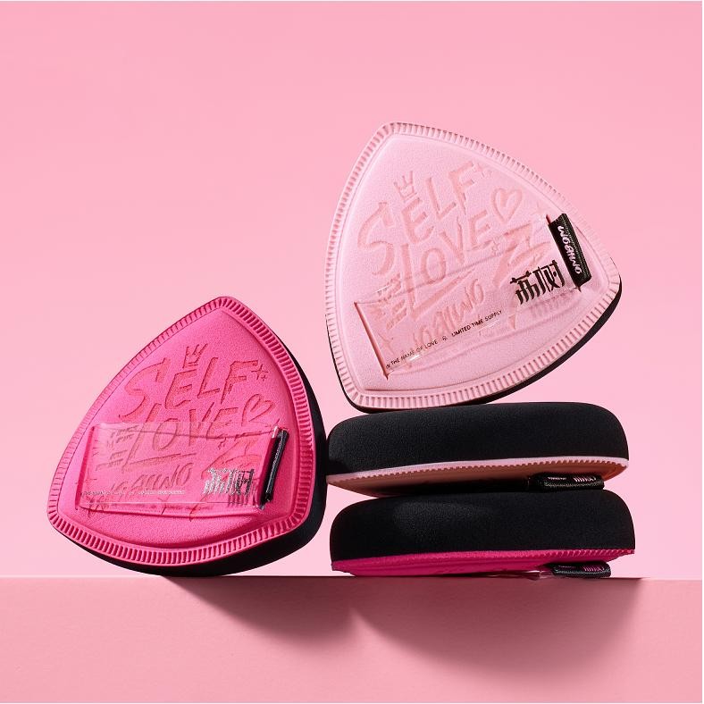 I love my powder puff box, graffiti design, semi plush soft makeup, concealer, powder free, dry and wet for students