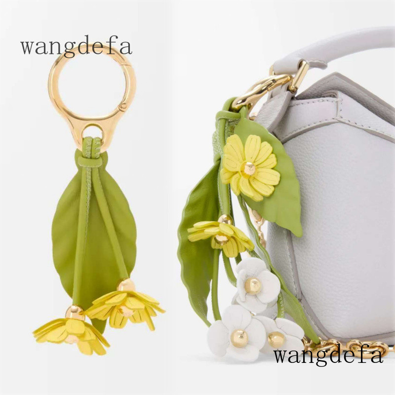 LW--Puzz Elf/Bag Pendant/Genuine Leather Material/Chamomile Pendant